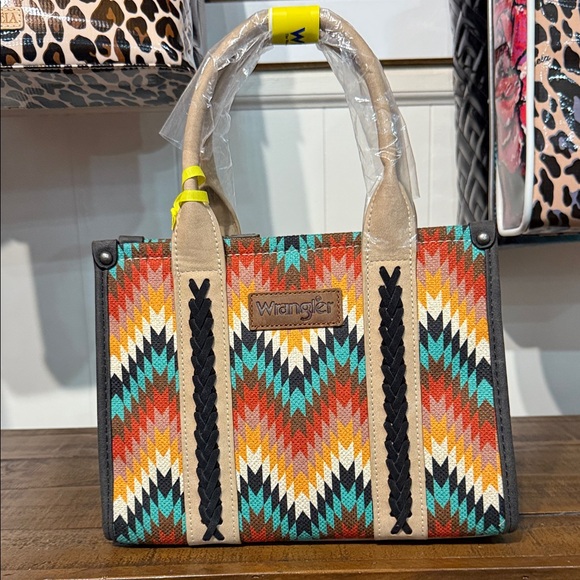 Wrangler Vibrant Chevron Tote Bag - Picture 1 of 3